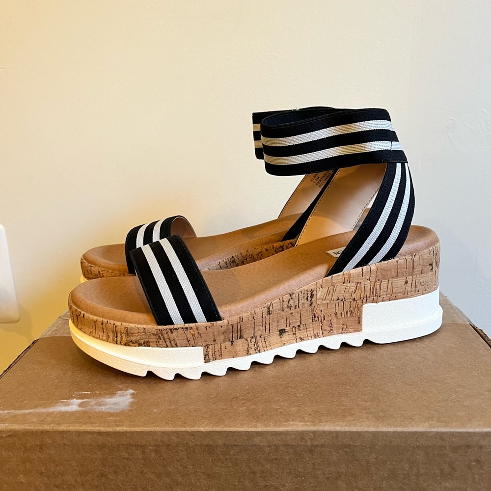 Steve Madden Bandi black and white platform sandals